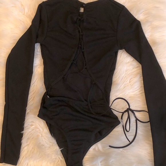 Open tie back long sleeve bodysuit - Picture 3 of 3